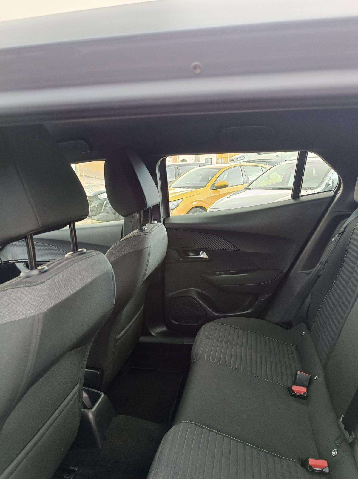 peugeot-2008-2023-gasolina-1199cc