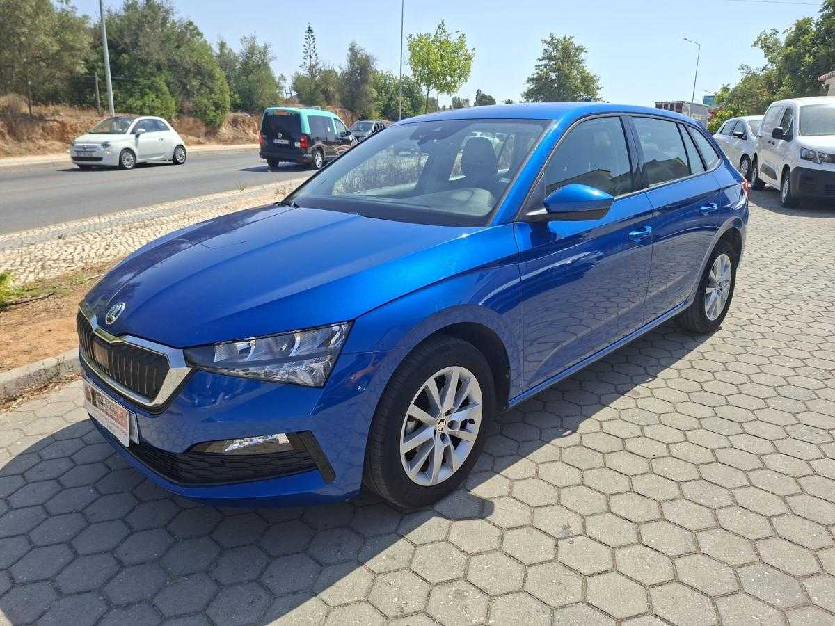 skoda-scala-2022-gasolina-999cc