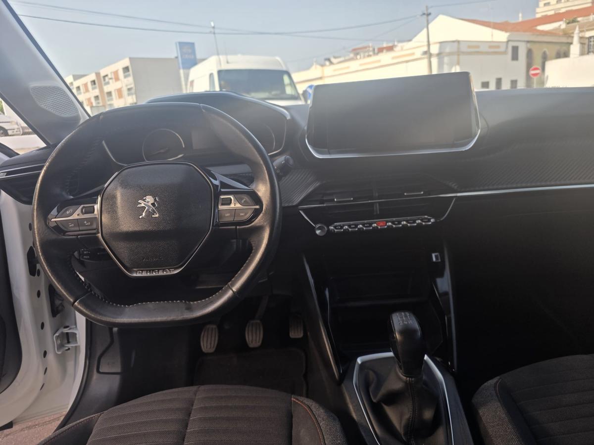 peugeot-208-2022-gasolina-1199cc