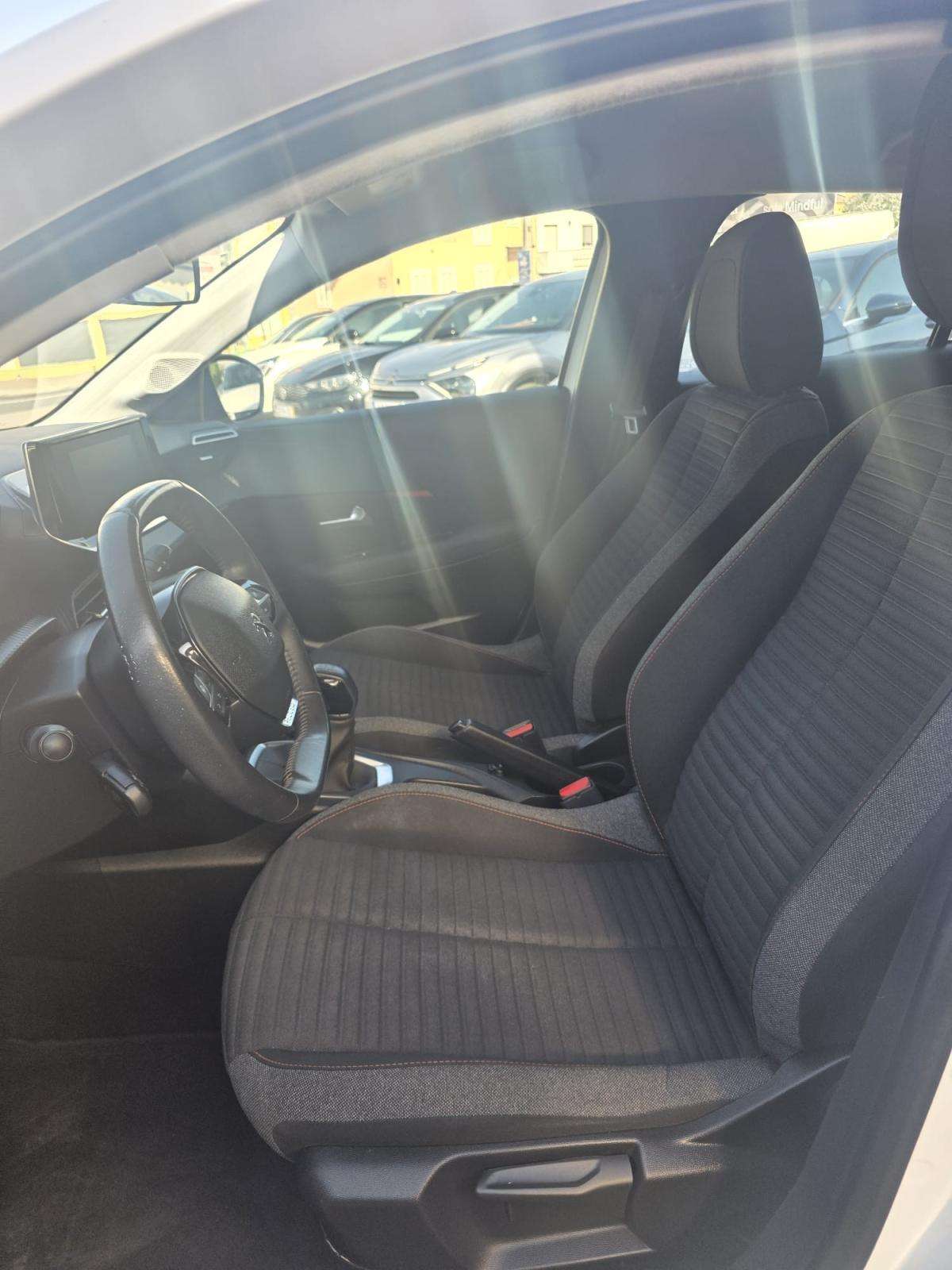 peugeot-208-2022-gasolina-1199cc
