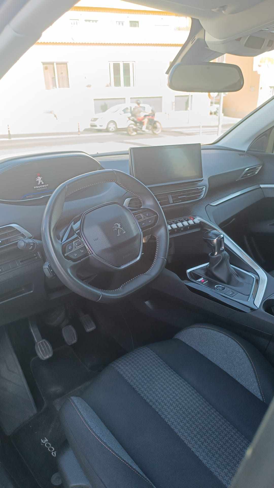 peugeot-3008-2022-diesel-1499cc