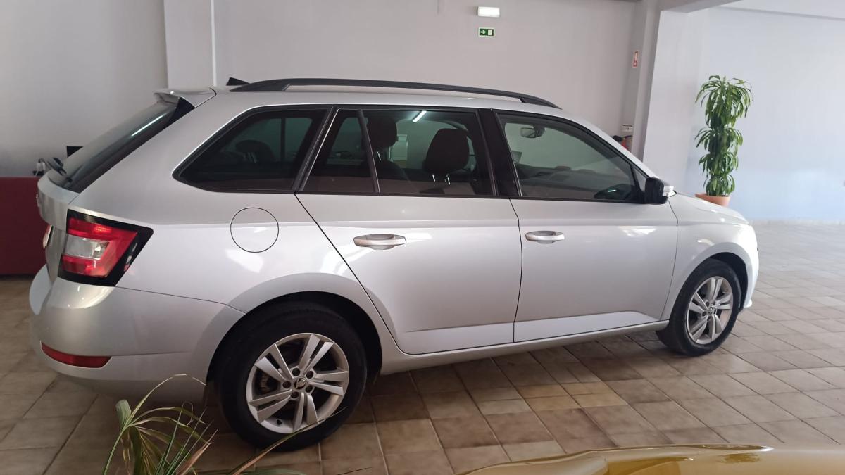 skoda-fabia-break-2022-gasolina-999cc