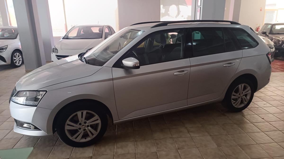 skoda-fabia-break-2022-gasolina-999cc