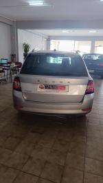 skoda-fabia-break-2022-gasolina-999cc