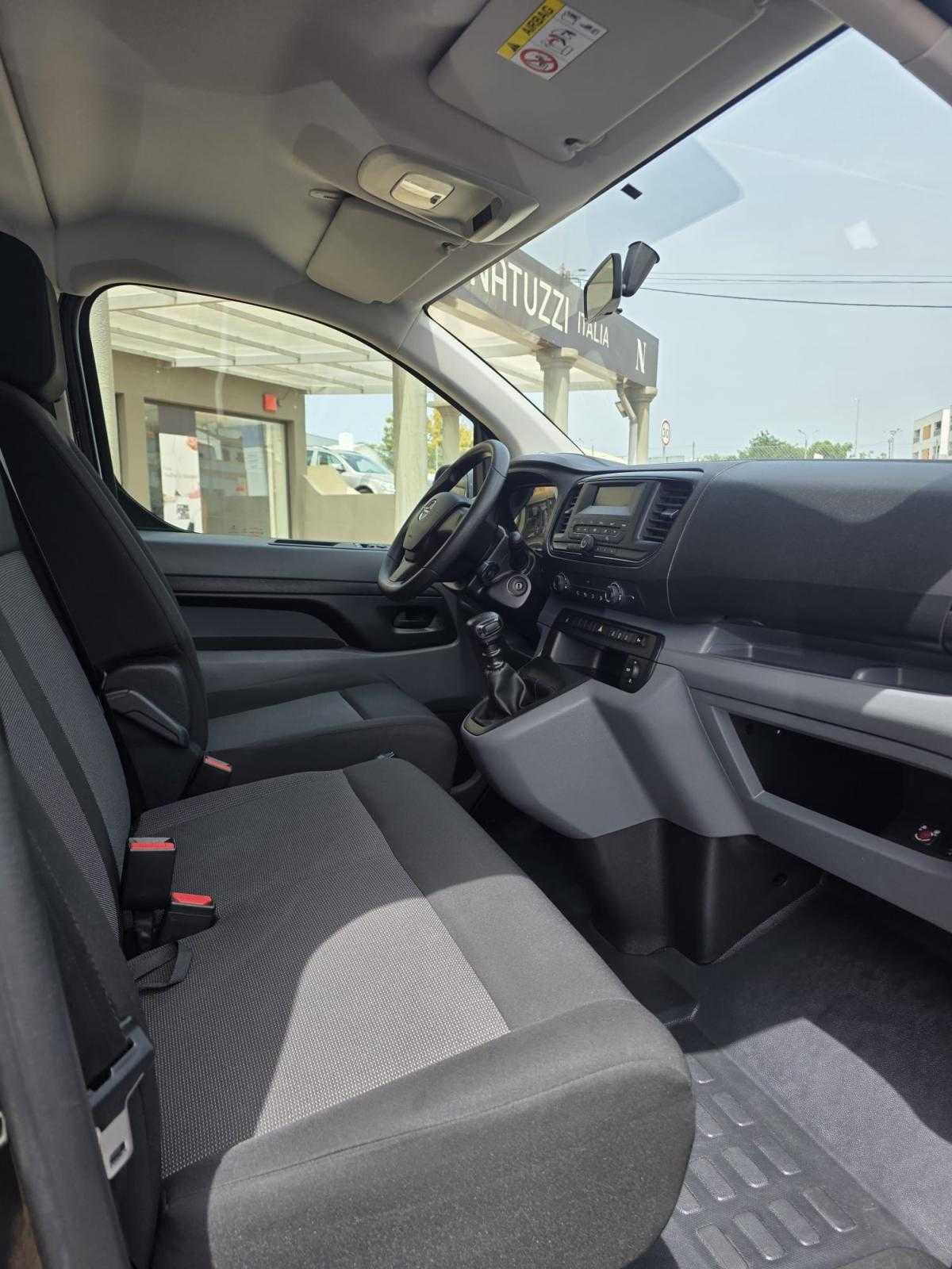 opel-vivaro-2021-diesel-1499cc