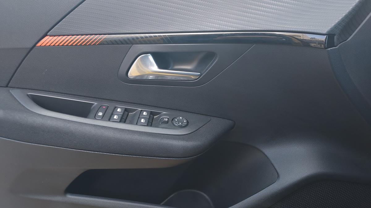 peugeot-208-2022-gasolina-1199cc