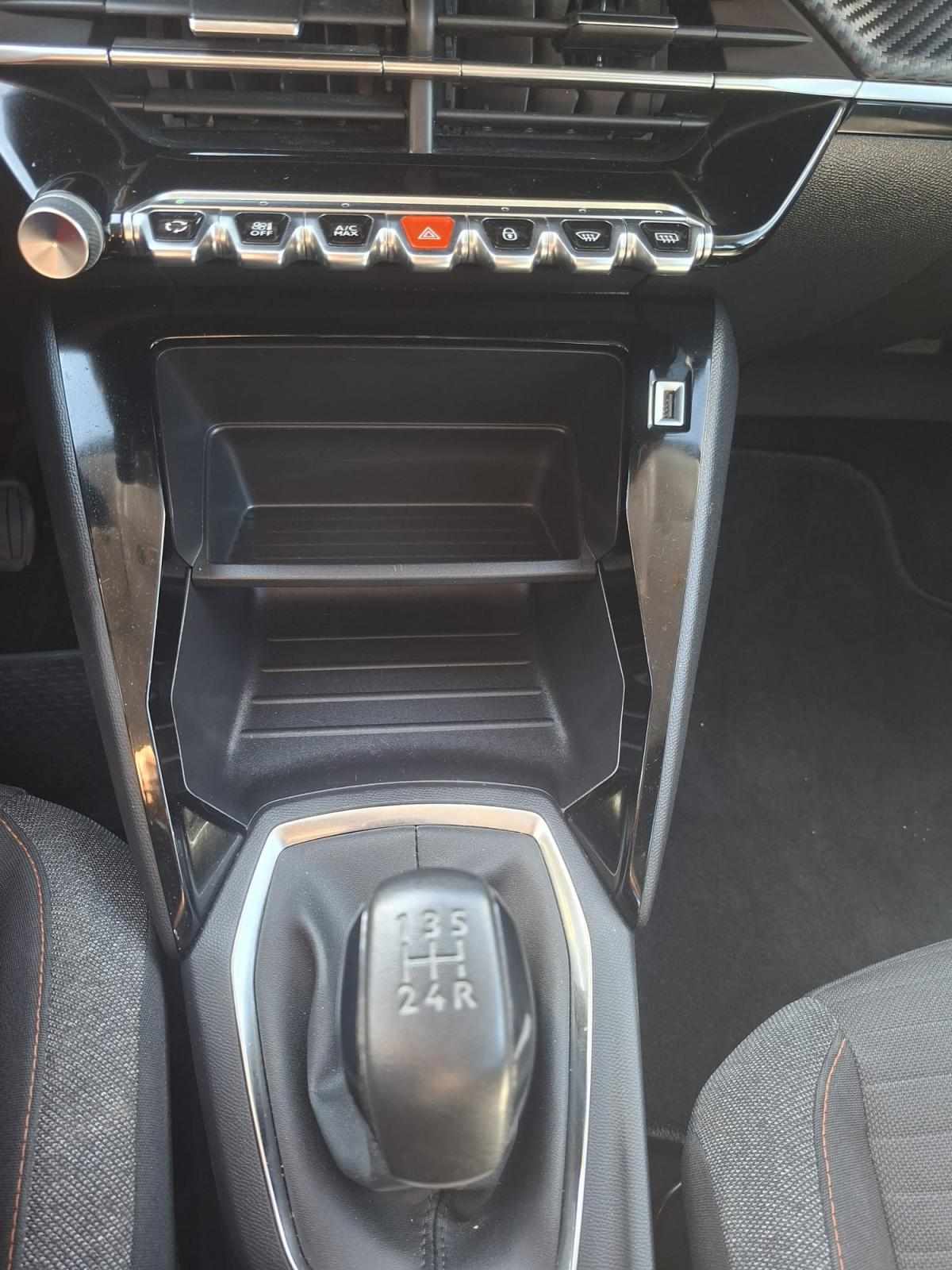 peugeot-208-2022-gasolina-1199cc