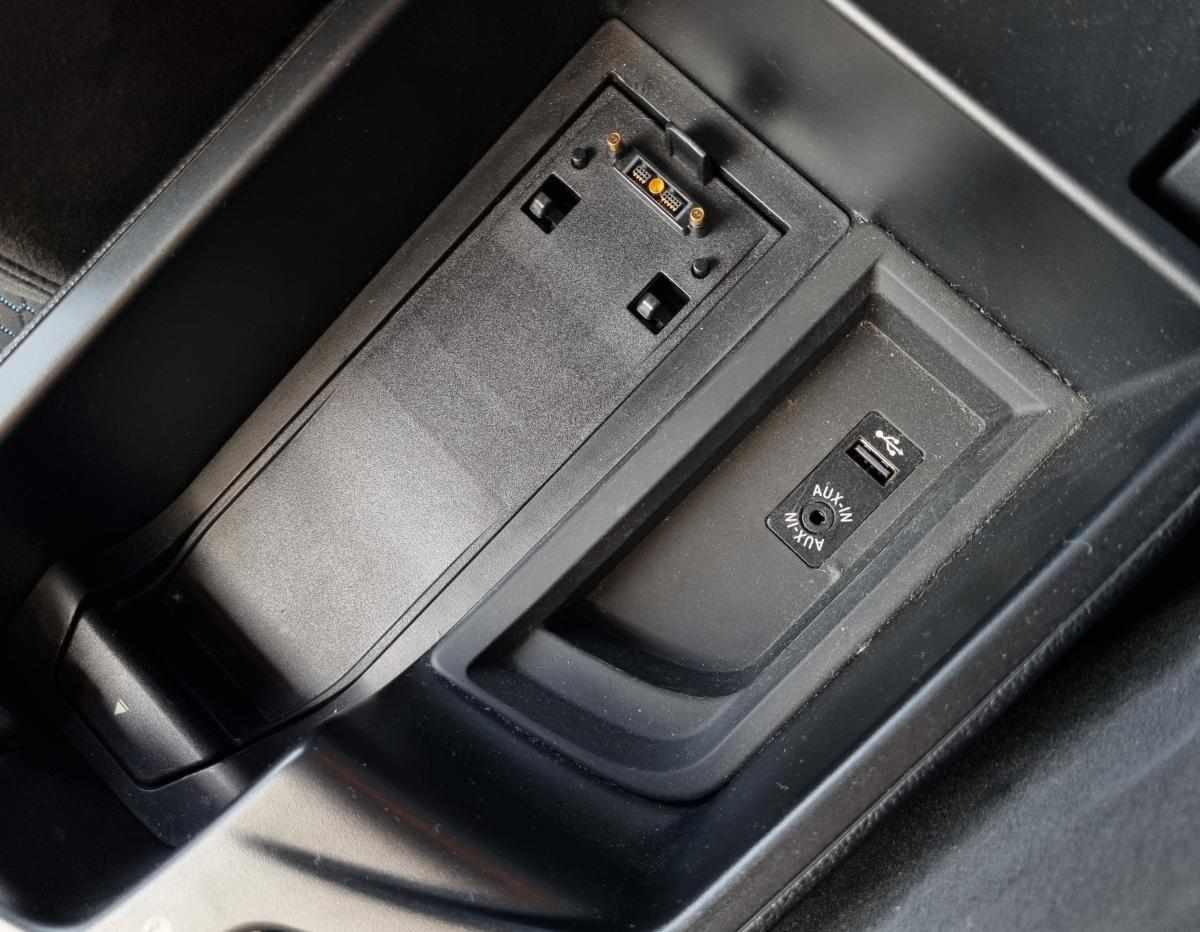 bmw-serie-1-118d-2-0-2015-diesel-1995cc