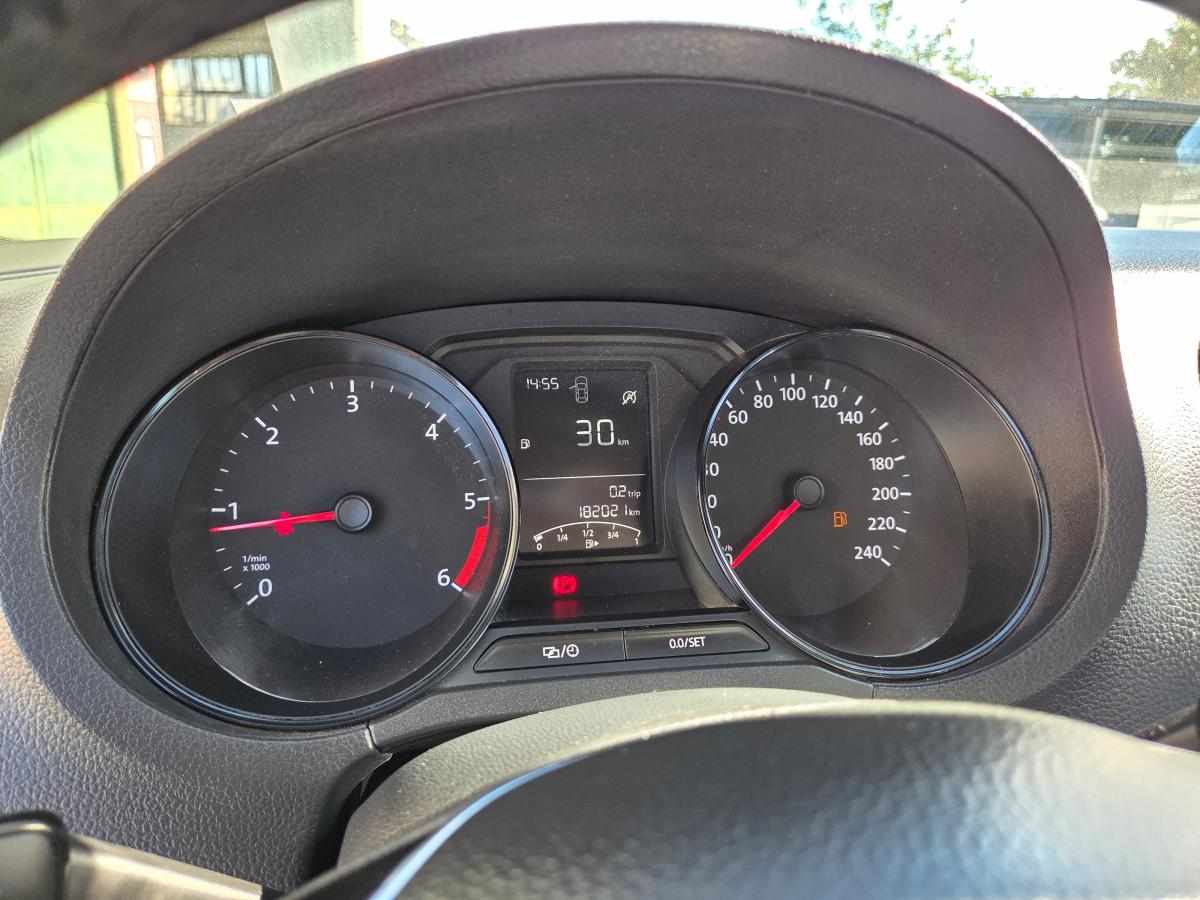 volkswagen-polo-1-4-tdi-bluemotion-2015-diesel-1422cc