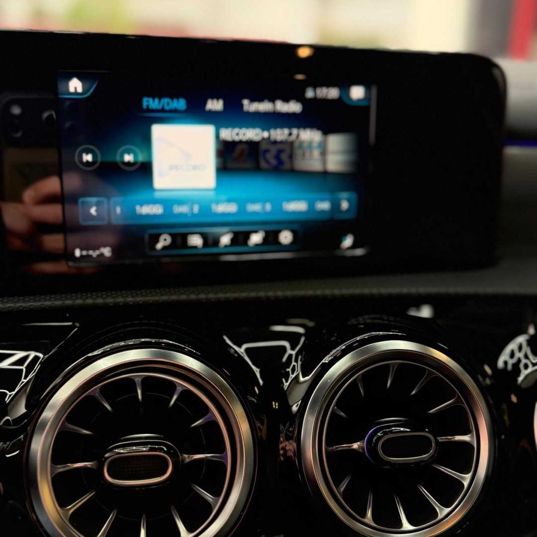 mercedes-benz-classe-a-2021-hibrido-1332cc
