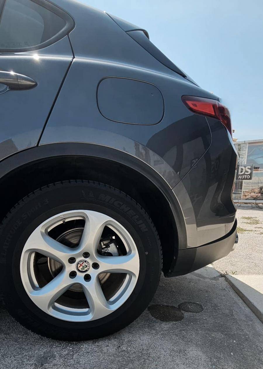 alfa-romeo-stelvio-2018-diesel-2143cc