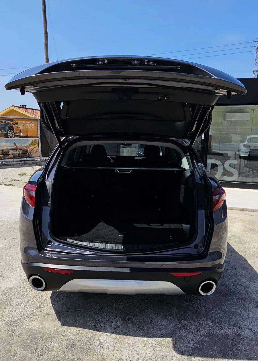alfa-romeo-stelvio-2018-diesel-2143cc