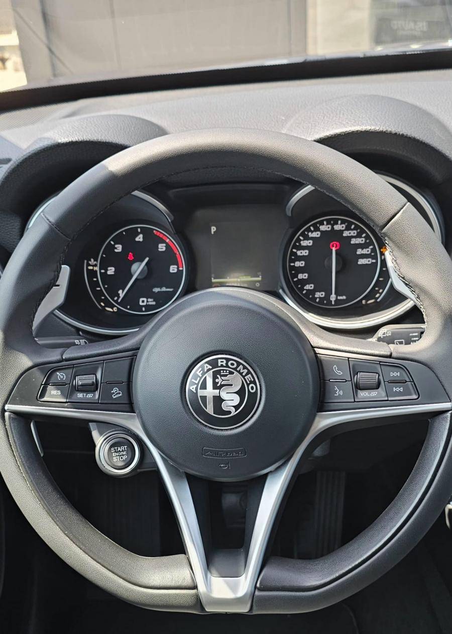 alfa-romeo-stelvio-2018-diesel-2143cc