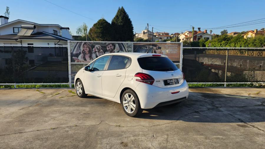 peugeot-208-2017-gasolina-1199cc