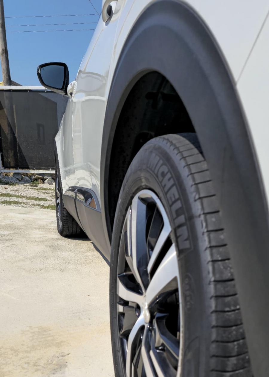 peugeot-5008-2018-diesel-1499cc