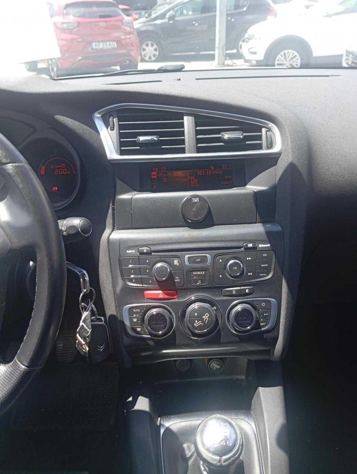 citroen-c4-2011-diesel-1560cc