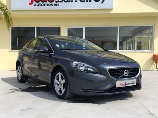 volvo-v40-2014-diesel-1560cc