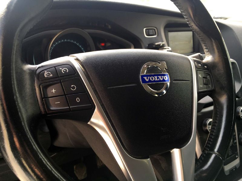 volvo-v40-2014-diesel-1560cc