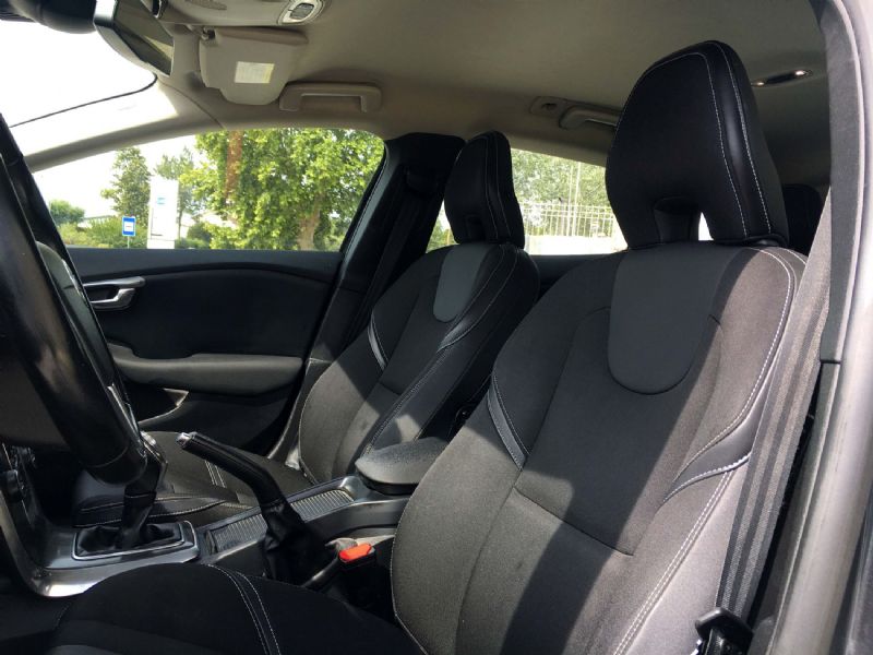 volvo-v40-2014-diesel-1560cc