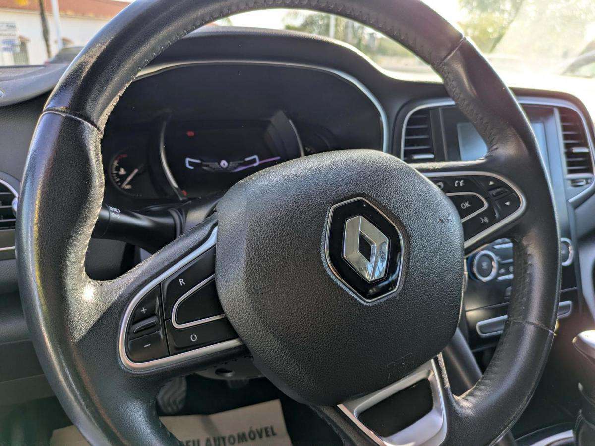 renault-megane-sport-tourer-2018-diesel-1461cc
