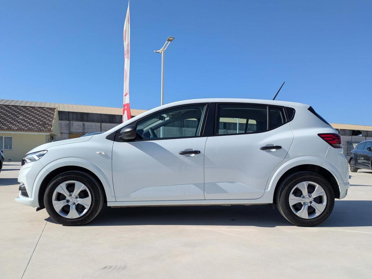 dacia-sandero-2024-hibrido-a-gasolina-999cc