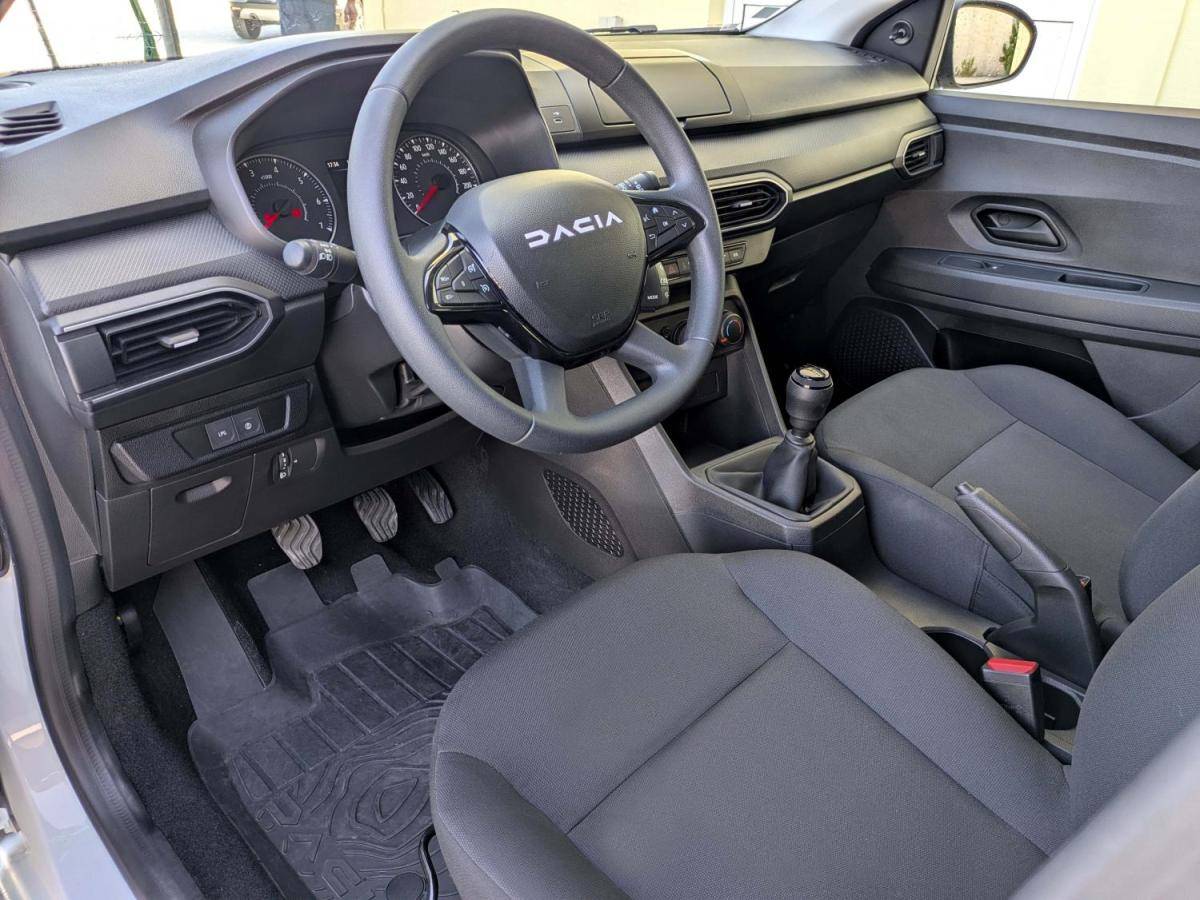 dacia-sandero-2024-hibrido-a-gasolina-999cc