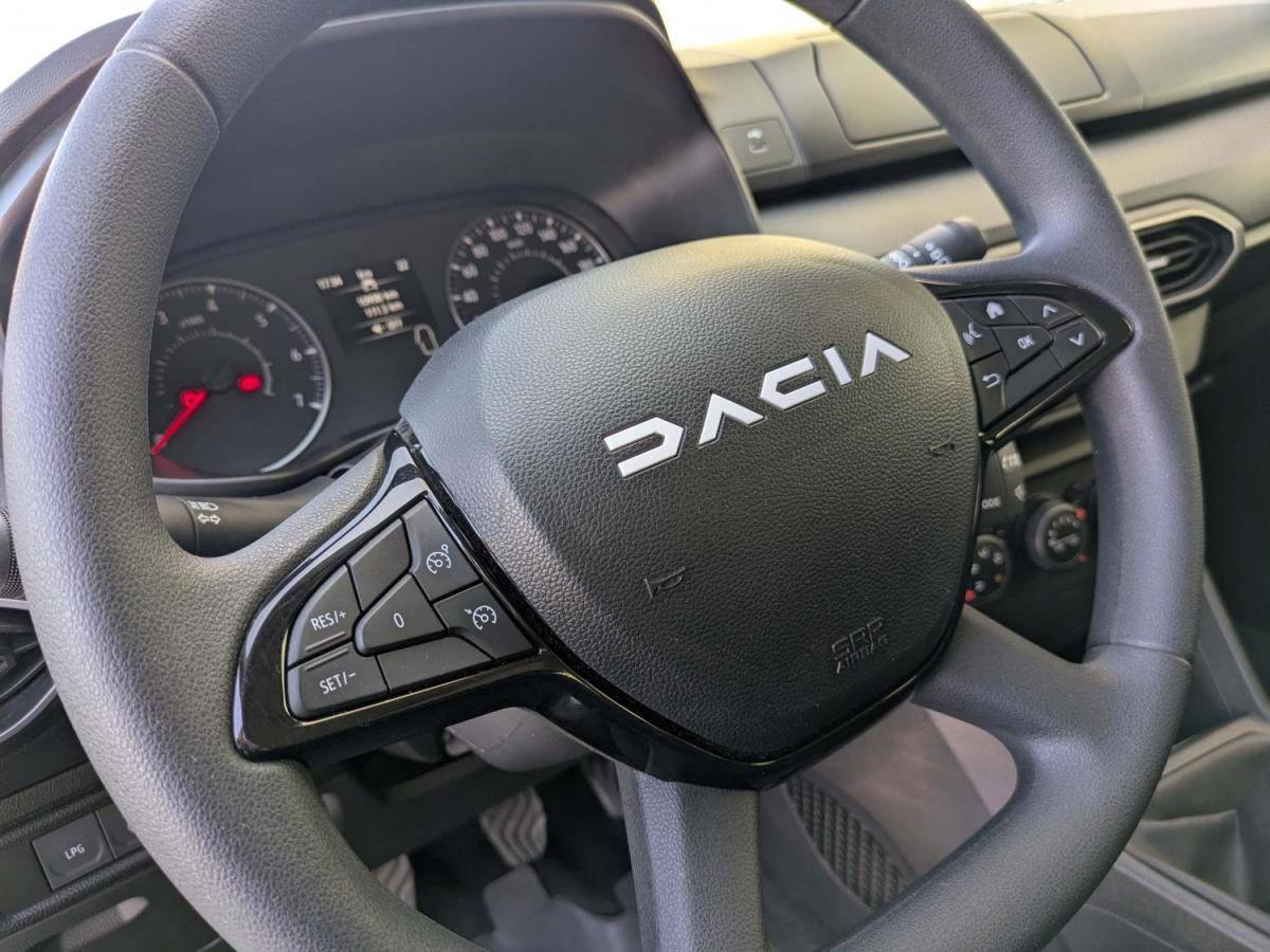 dacia-sandero-2024-hibrido-a-gasolina-999cc
