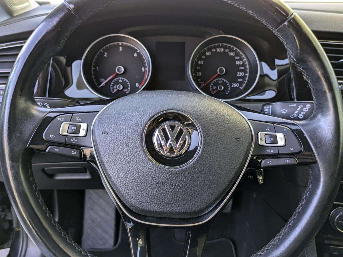 volkswagen-golf-variant-2019-diesel-1598cc
