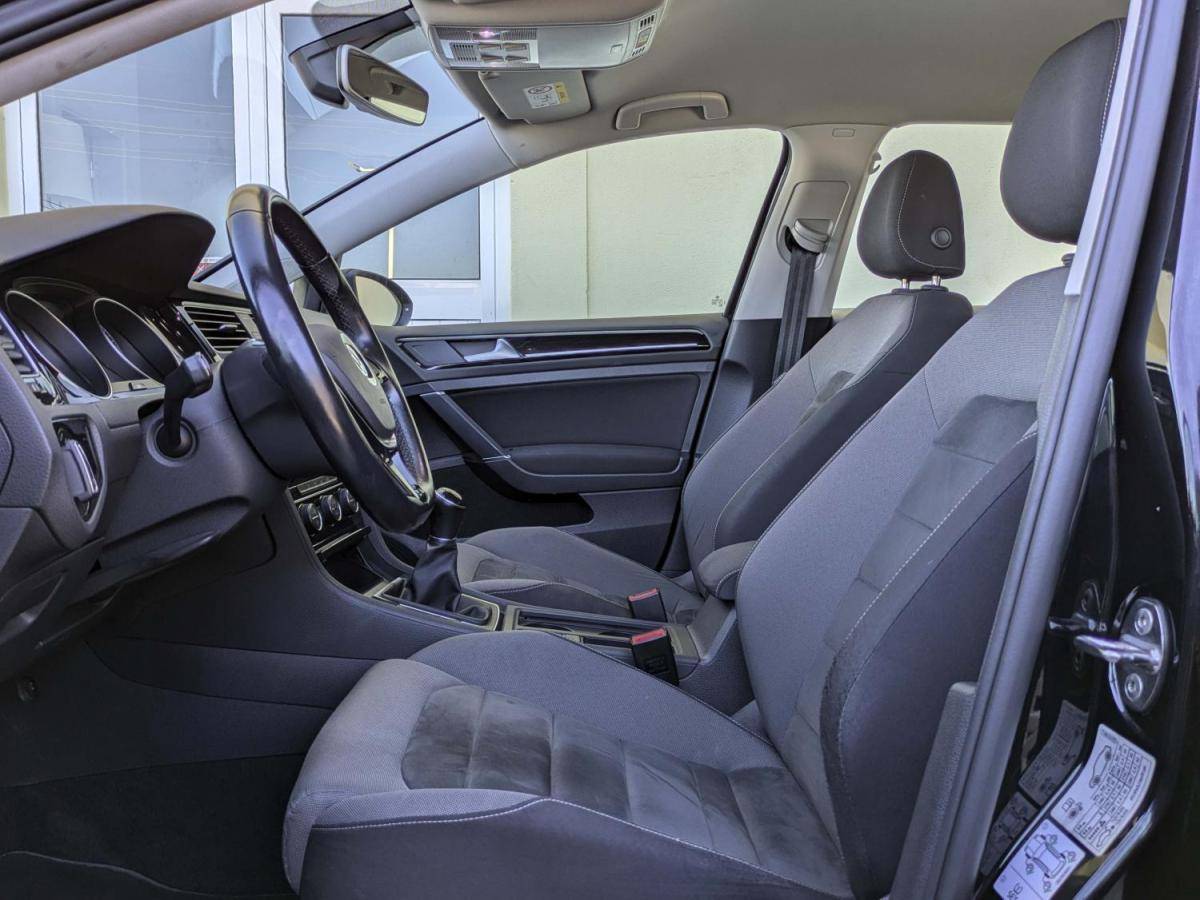 volkswagen-golf-variant-2019-diesel-1598cc