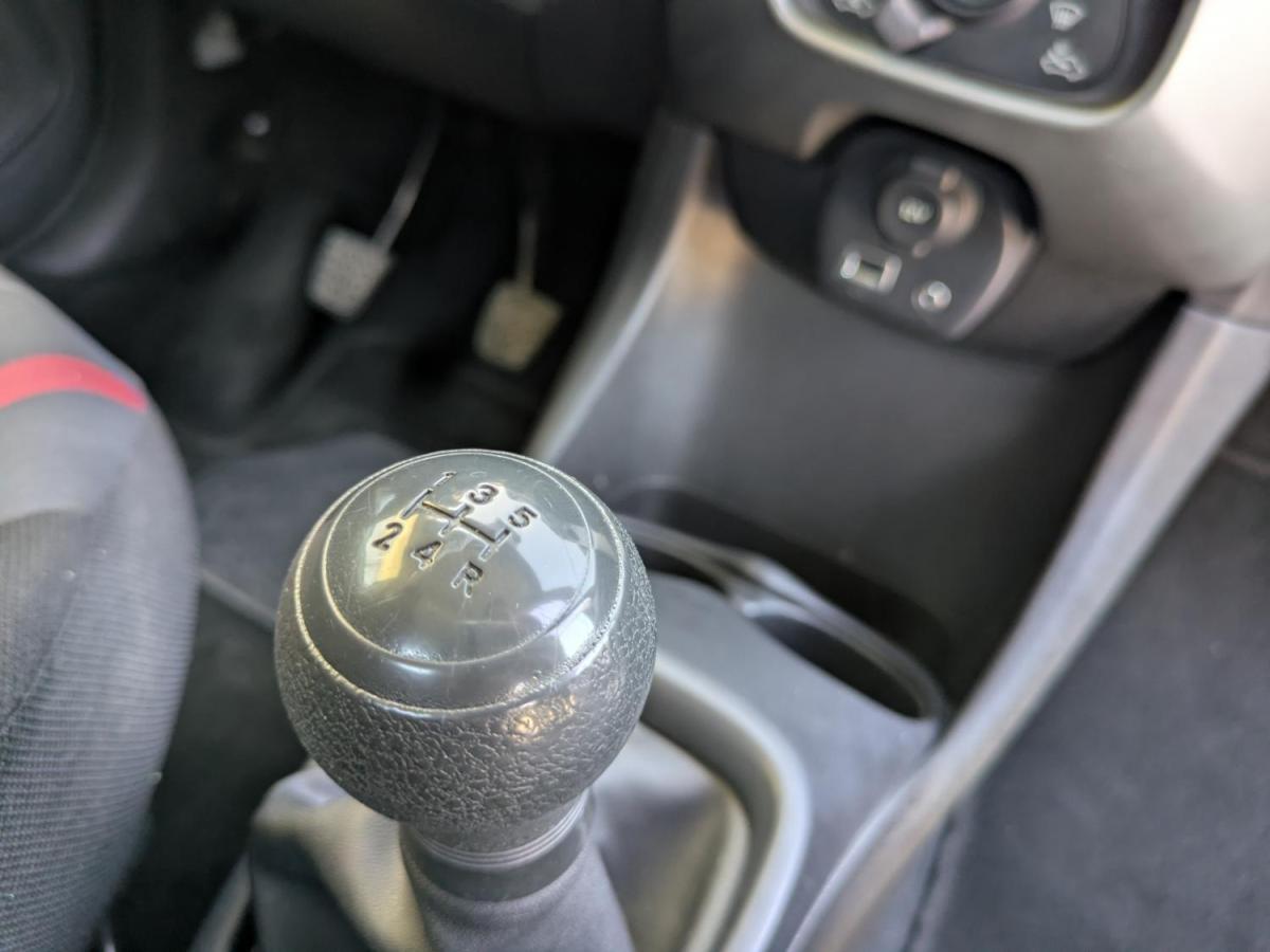 peugeot-108-2015-gasolina-998cc
