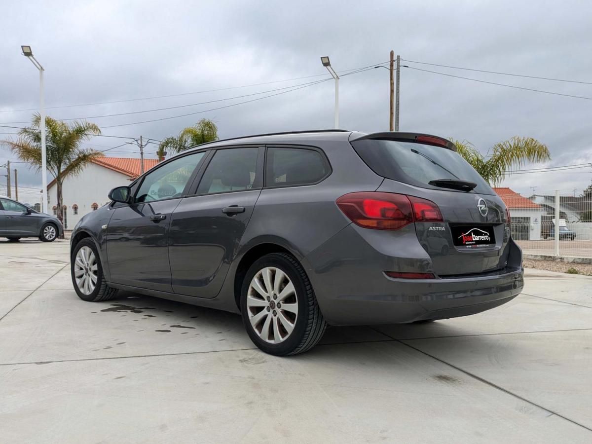 opel-astra-sport-tourer-2011-diesel-1248cc