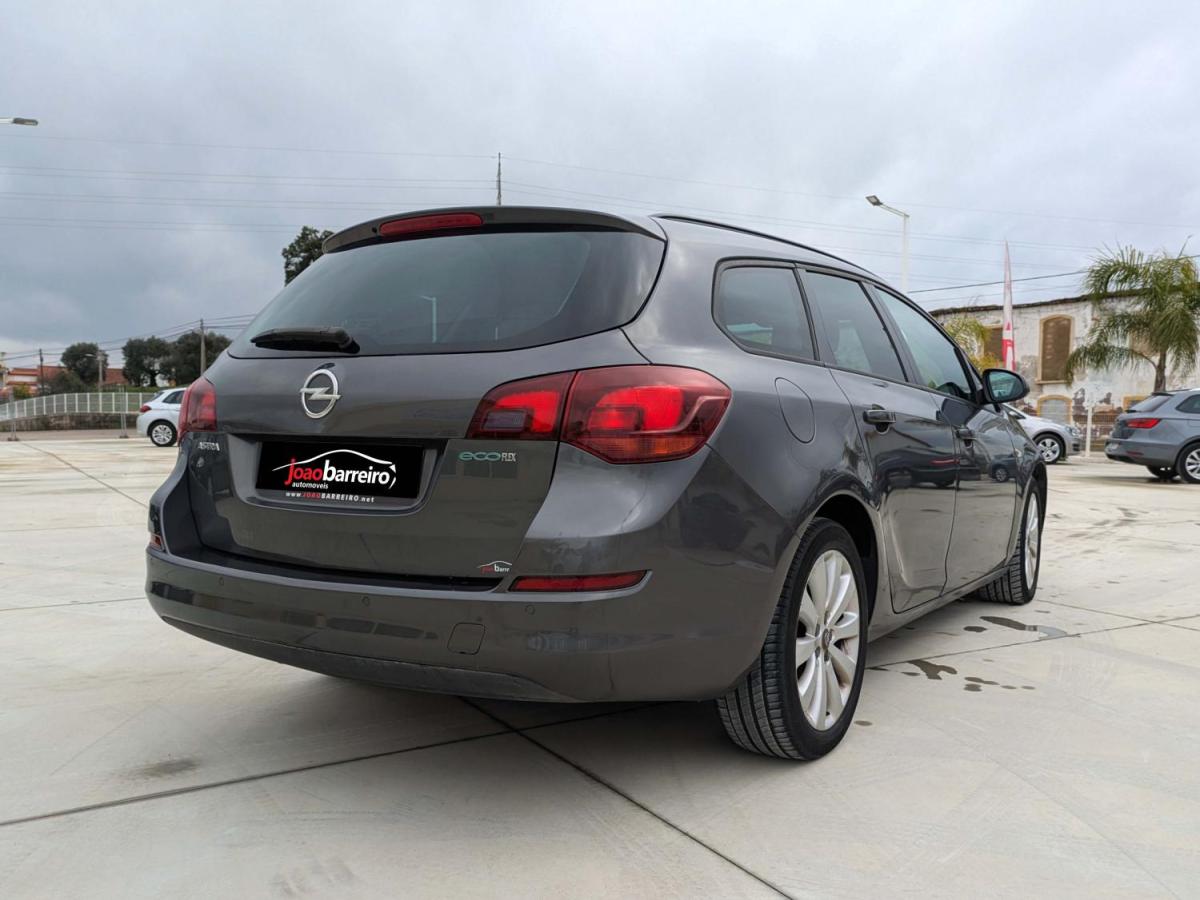 opel-astra-sport-tourer-2011-diesel-1248cc