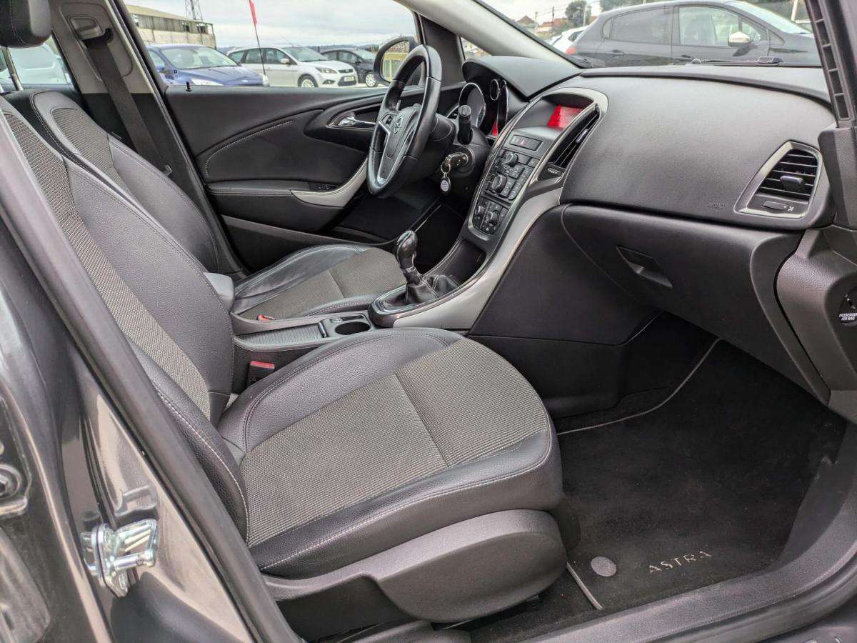 opel-astra-sport-tourer-2011-diesel-1248cc