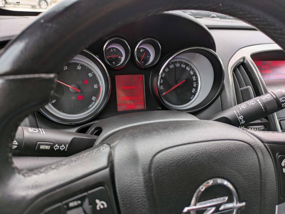 opel-astra-sport-tourer-2011-diesel-1248cc