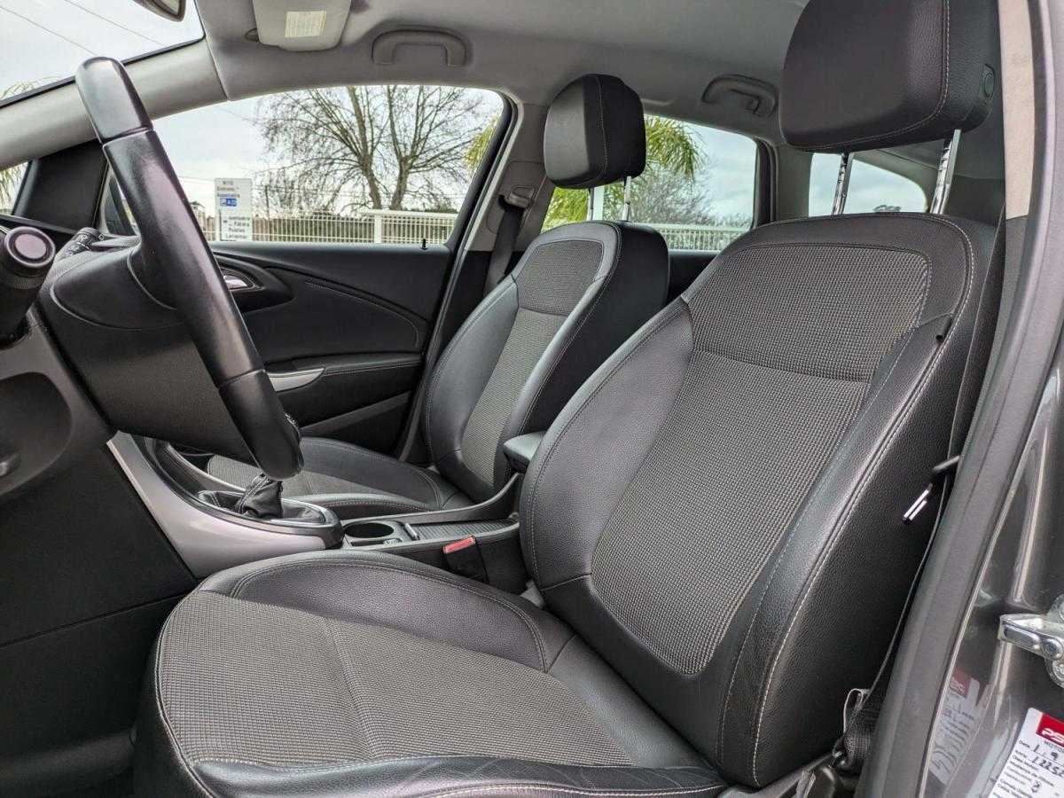 opel-astra-sport-tourer-2011-diesel-1248cc