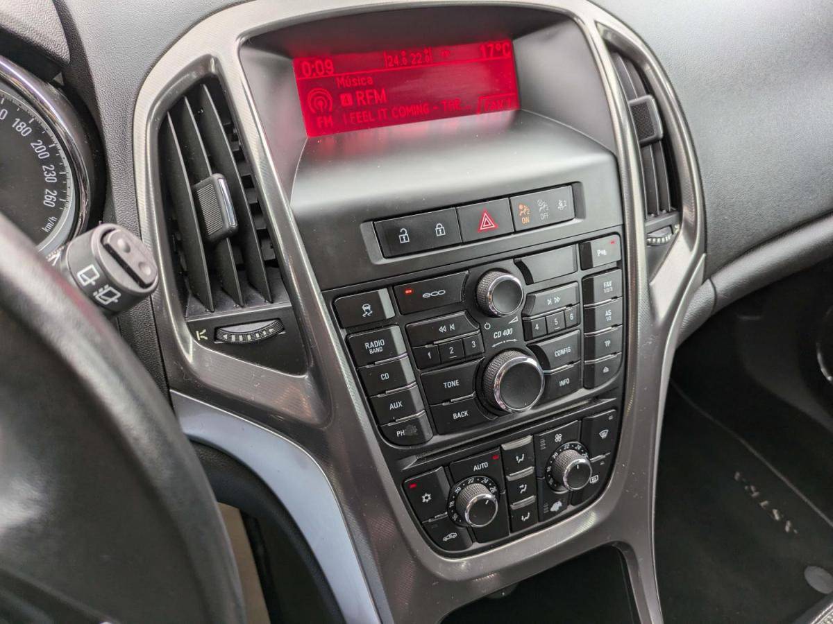 opel-astra-sport-tourer-2011-diesel-1248cc