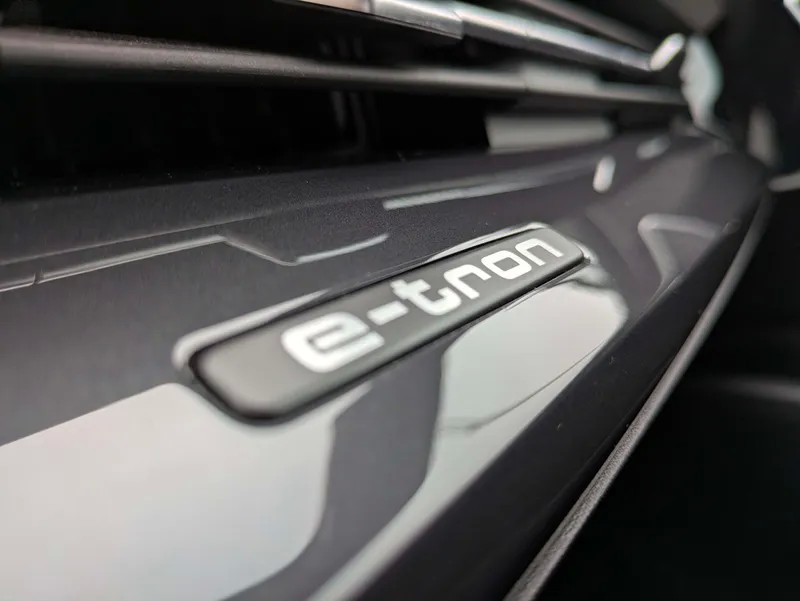 audi-q4-e-tron-2022-eletrico-0cc