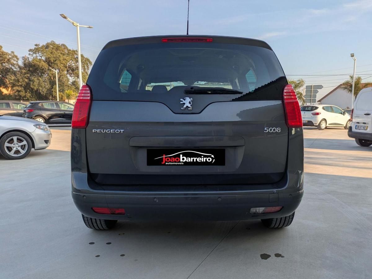 peugeot-5008-2013-diesel-1560cc