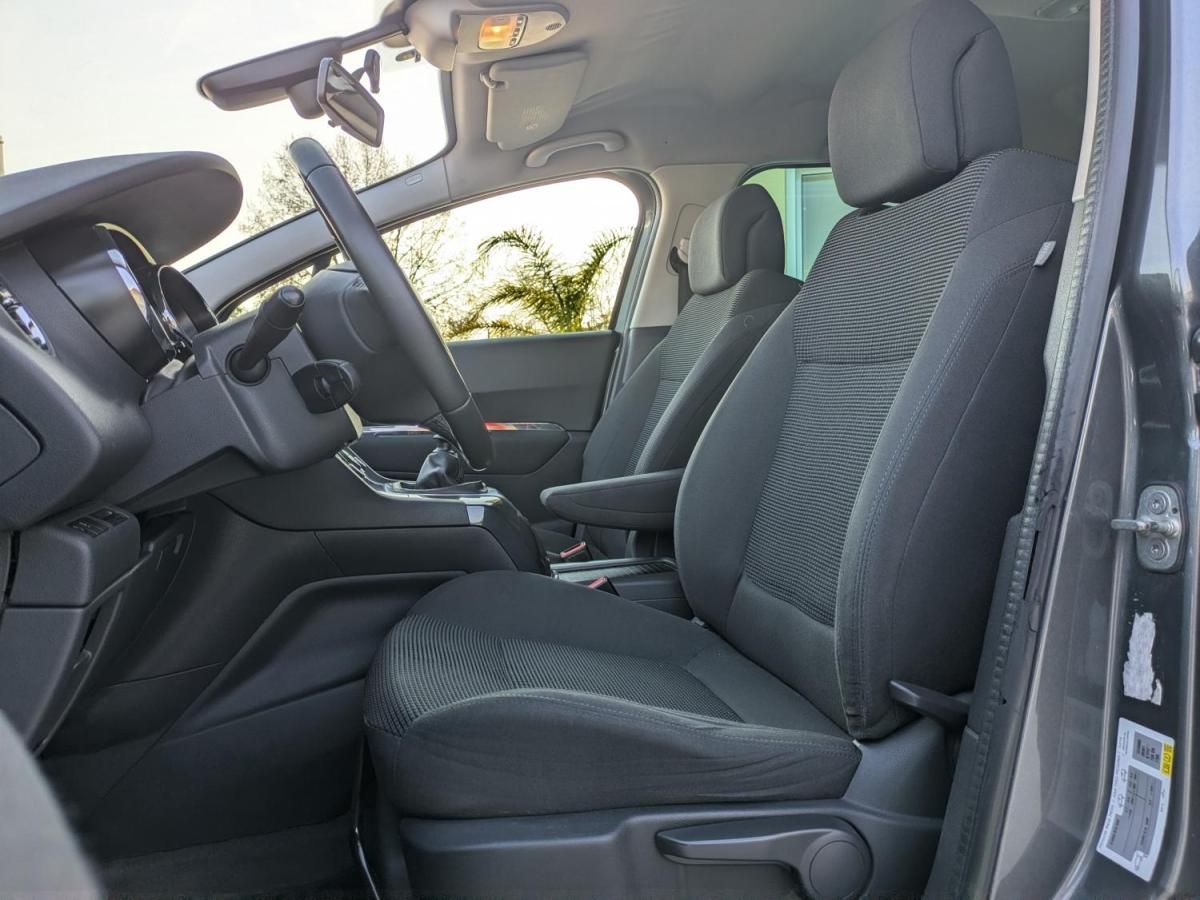 peugeot-5008-2013-diesel-1560cc