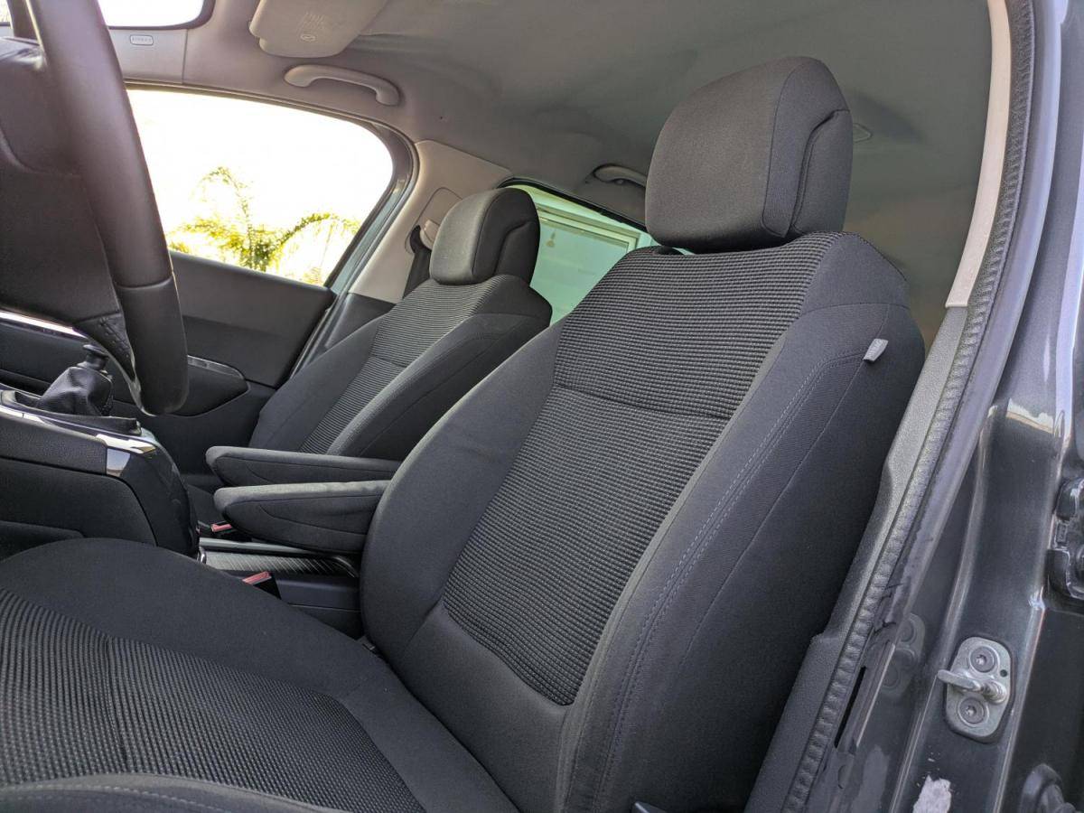 peugeot-5008-2013-diesel-1560cc