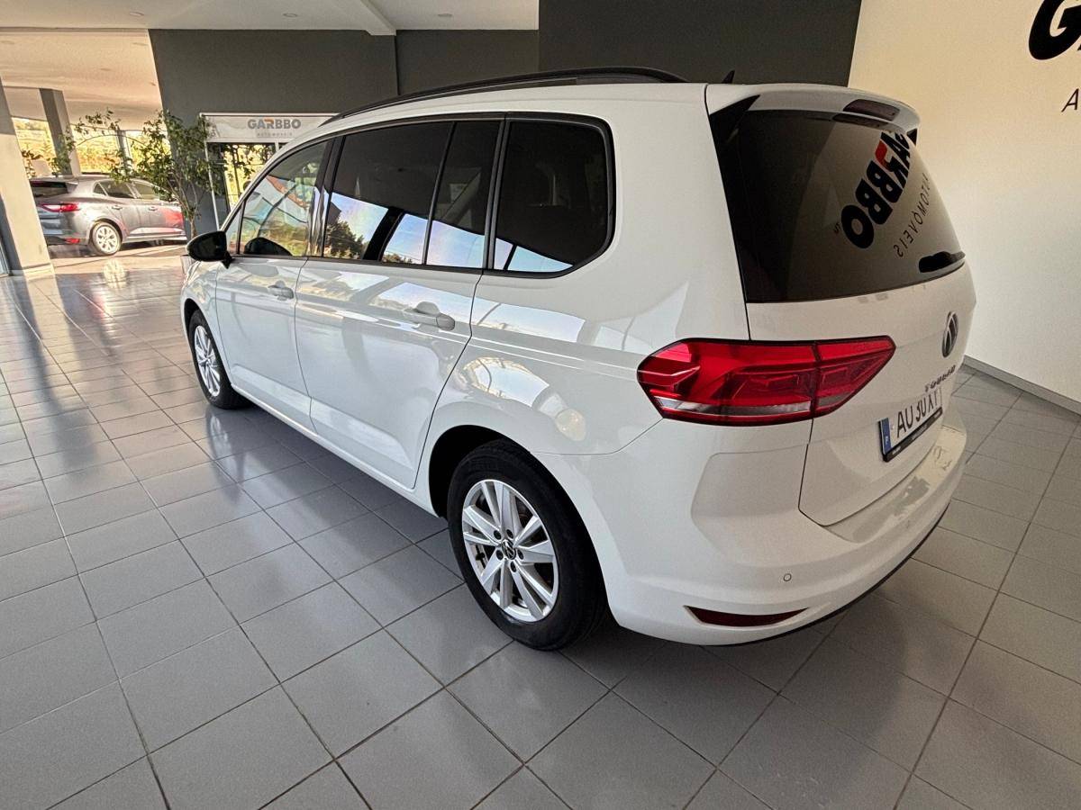 volkswagen-touran-2022-diesel-1968cc