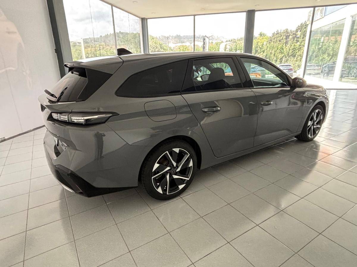 peugeot-308-sw-2023-hibrido-a-gasolina-1598cc
