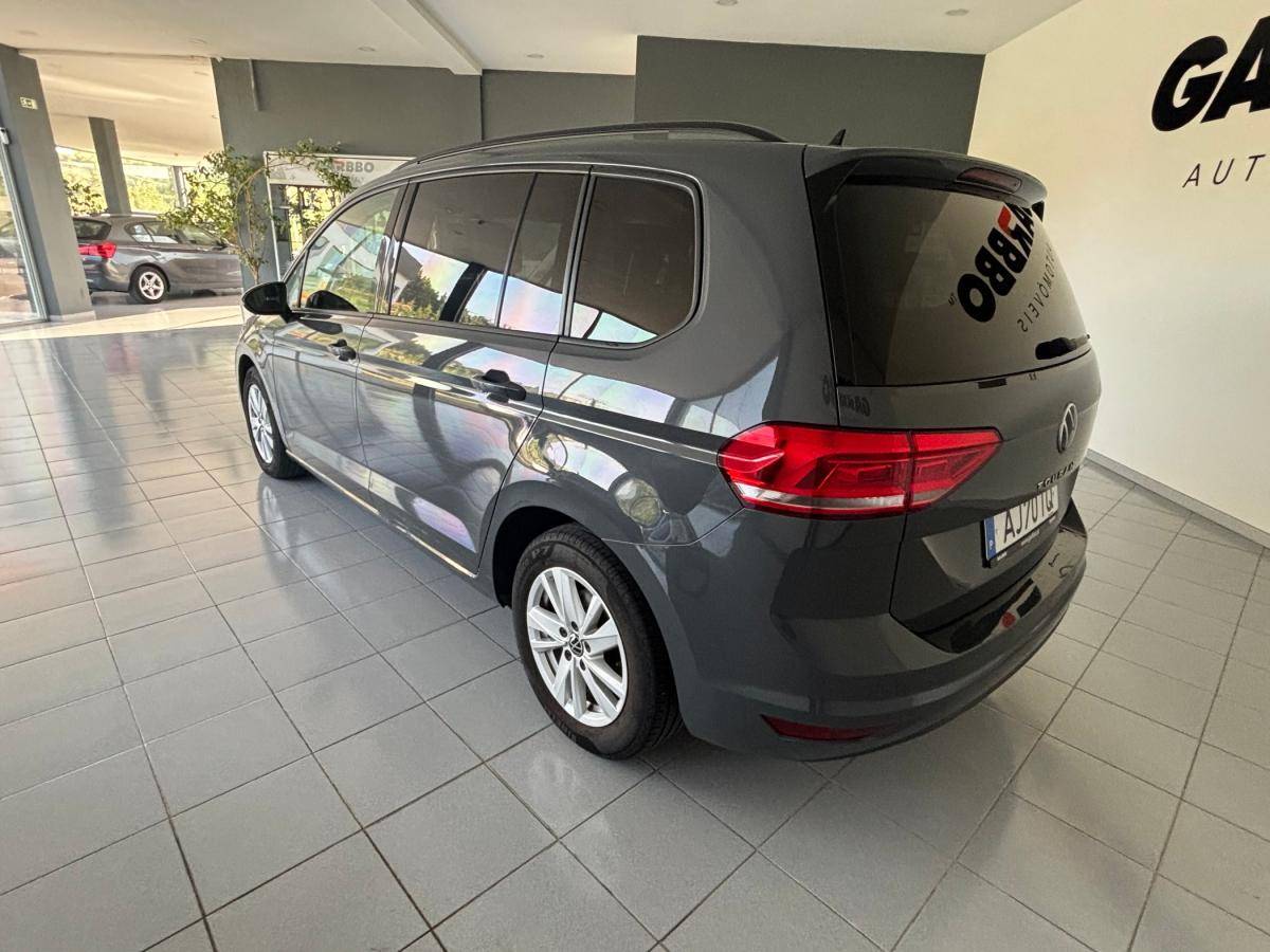 volkswagen-touran-2021-diesel-1968cc