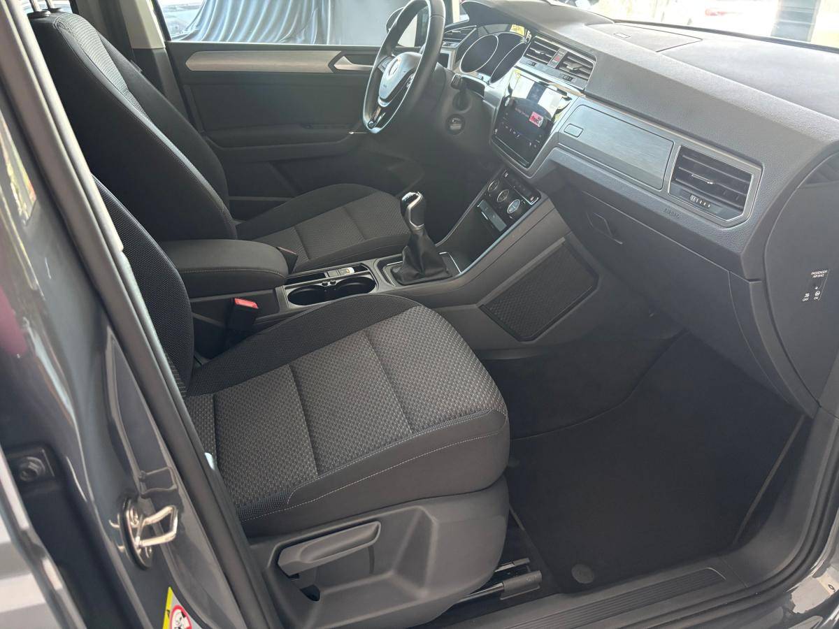 volkswagen-touran-2021-diesel-1968cc