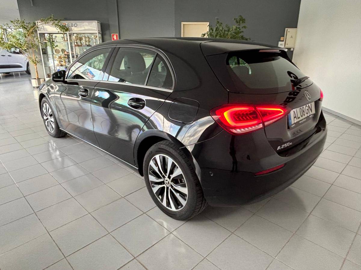 mercedes-benz-classe-a-2021-hibrido-a-gasolina-1332cc