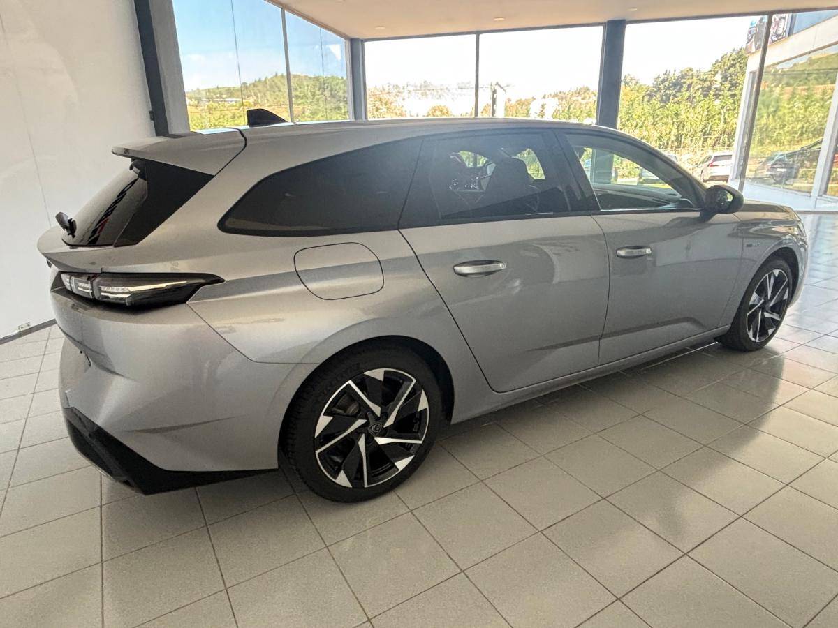 peugeot-308-2023-hibrido-a-gasolina-1600cc