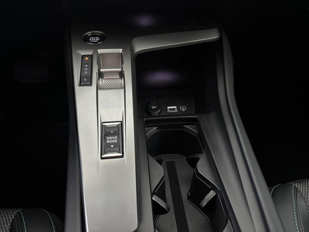 peugeot-308-2023-hibrido-a-gasolina-1600cc