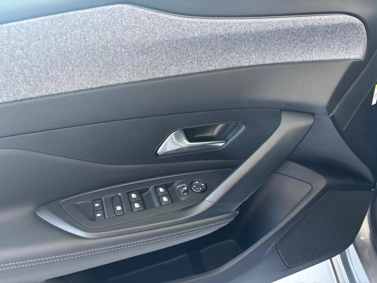 peugeot-308-2023-hibrido-a-gasolina-1600cc