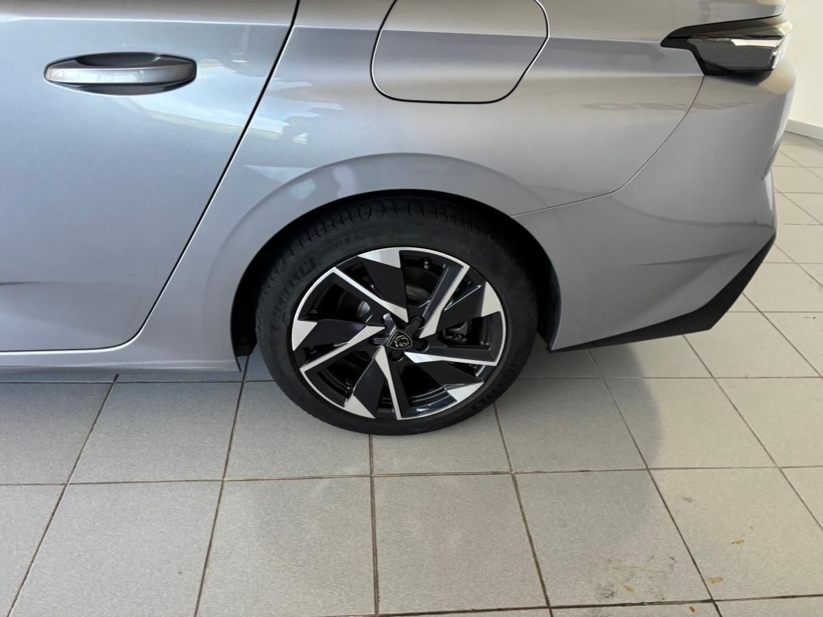 peugeot-308-2023-hibrido-a-gasolina-1600cc