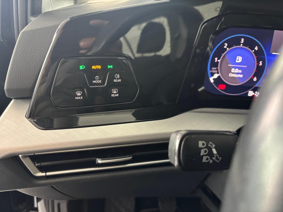 volkswagen-golf-variant-2022-diesel-1968cc